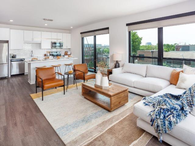 1 BR, 1 BA Apartment 4111 Broadway Blvd Unit 621, Kansas City, MO 64111