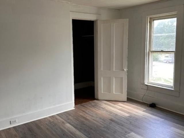1 BR, 1 BA Apartment 417 Walnut St, Unit South left Upper 2nd floor unit, Elmira, NY 14901