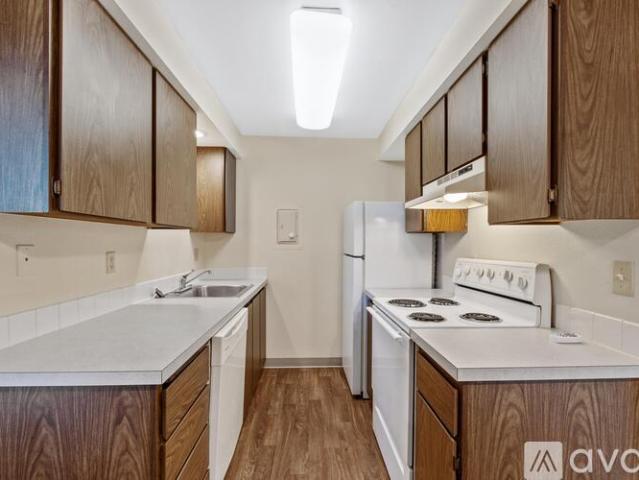 1 BR, 1 BA Apartment 419 E Hawthorne Rd, Unit 8, Spokane, WA 99218