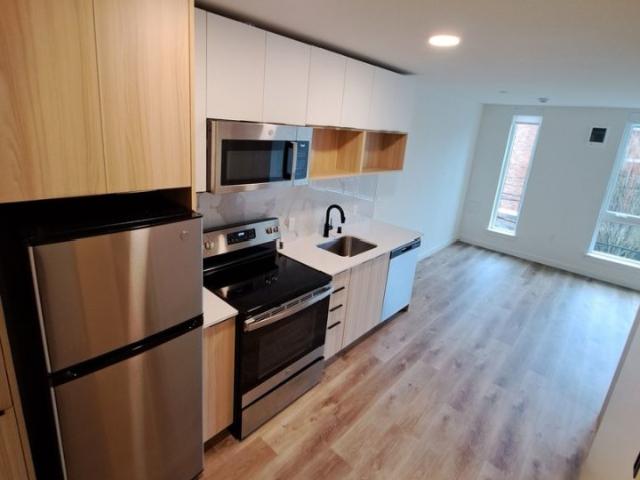 1 BR, 1 BA Apartment 4205 Southwest Genesee Street Unit 107, Seattle, WA 98116