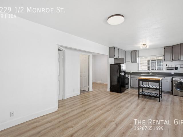 1 BR, 1 BA Apartment 4229 1/2 Monroe St., Los Angeles, CA 90029