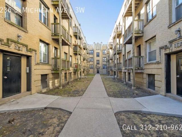 1 BR, 1 BA Apartment 4236 S. Michigan Ave, Chicago, IL 60653