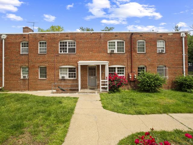 1 BR, 1 BA Apartment 4239 First Street Southeast, Washington, DC 20032