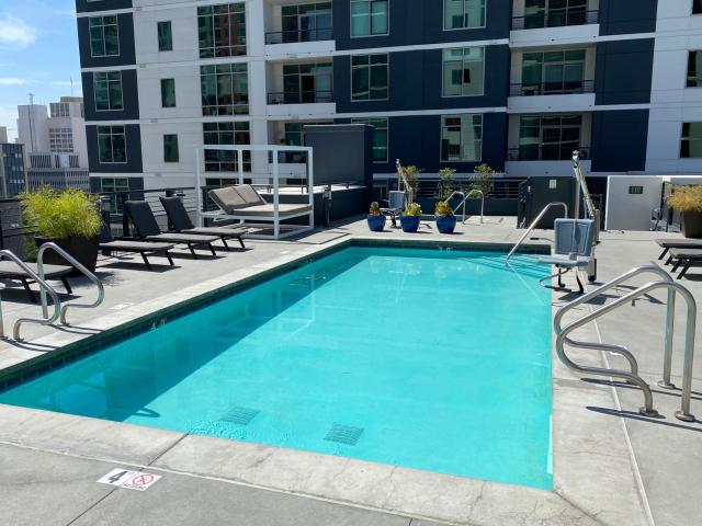 1 BR, 1 BA Apartment 425 W. Beech St, San Diego, CA 92101