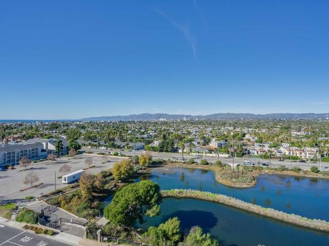 1 BR, 1 BA Apartment 4265 Marina City Drive, Marina del Rey, CA 90292