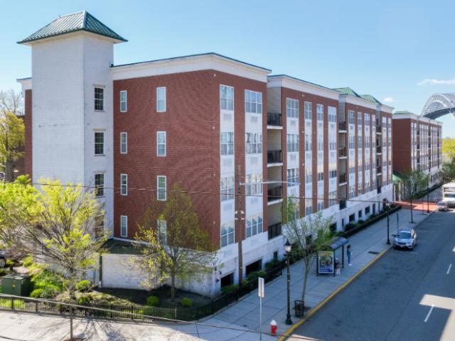 1 BR, 1 BA Apartment 42 John F Kennedy Blvd, Bayonne, NJ 07002
