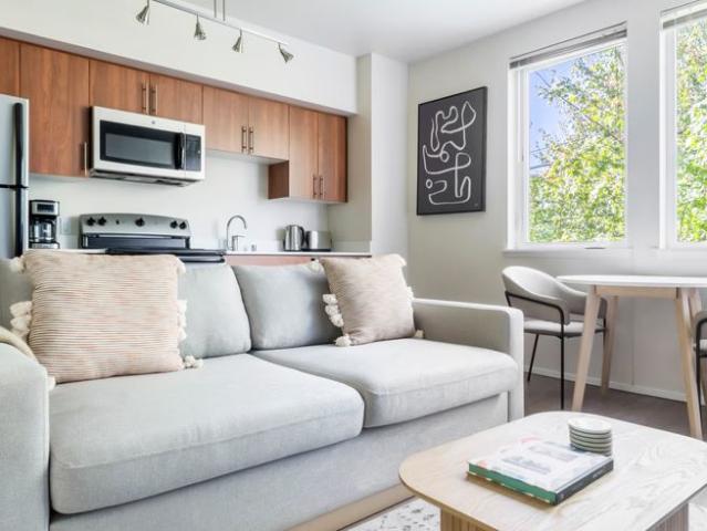 1 BR, 1 BA Apartment 4302 7th Ave NE Unit 307, Seattle, WA 98105