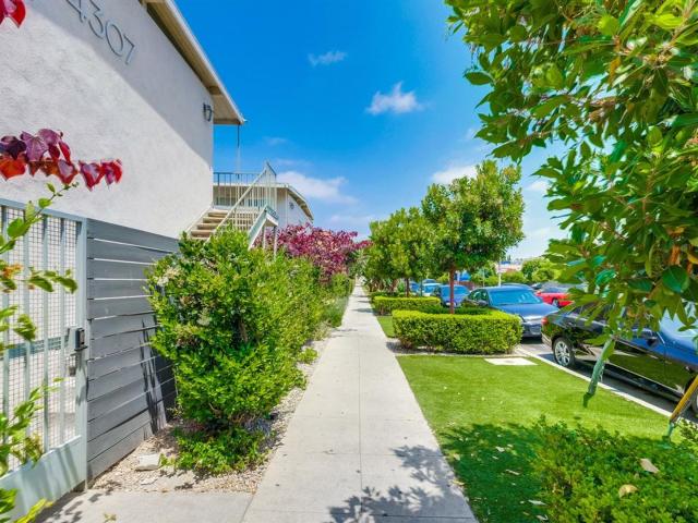 1 BR, 1 BA Apartment 4307 W 28th St, Los Angeles, CA 90018