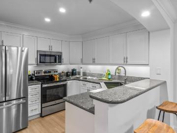 1 BR, 1 BA Apartment 4311 Lake Washington Boulevard Northeast Unit 1201, Kirkland, WA 98033
