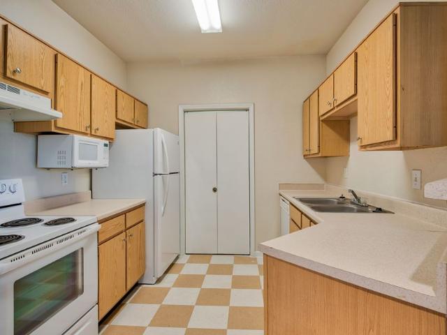 1 BR, 1 BA Apartment 4375 North Major Drive Unit 1611, Beaumont, TX 77713