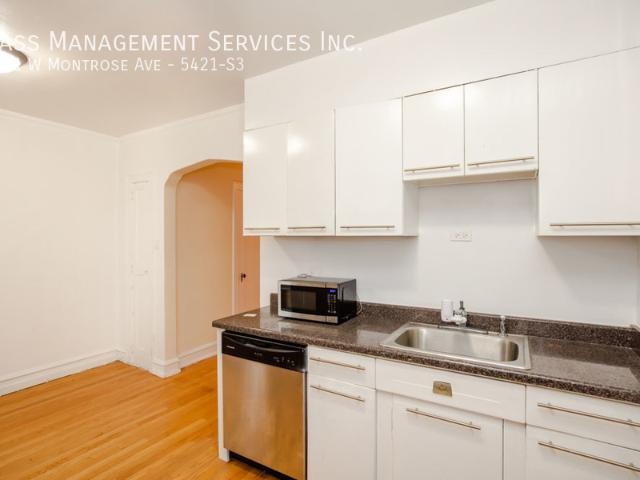 1 BR, 1 BA Apartment 5421 W Montrose Ave, Chicago, IL 60641