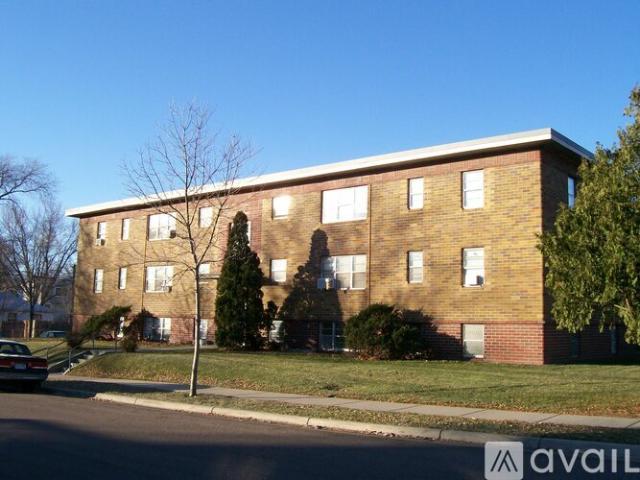 1 BR, 1 BA Apartment 544 Madison St, Unit 17, Anoka, MN 55303