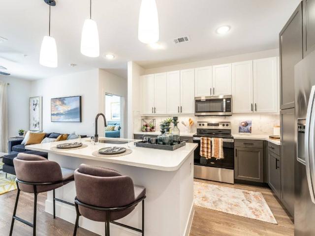 1 BR, 1 BA Apartment 5490 Denton Dr Cut off Unit 2109, Dallas, TX 75235