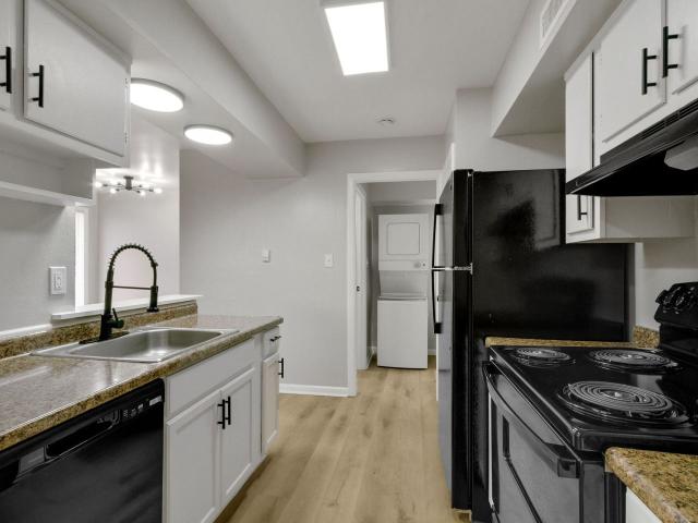 1 BR, 1 BA Apartment 5505 Scarlet Drive Unit 3407C, Indianapolis, IN 46224