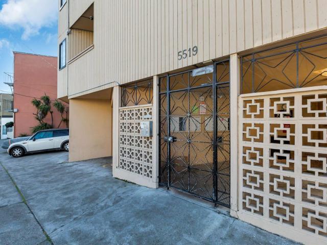 1 BR, 1 BA Apartment 5519 Mission Street Unit 207, San Francisco, CA 94112