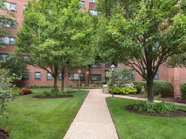 1 BR, 1 BA Apartment 5550 S Dorchester Avenue Unit 1205, Chicago, IL 60637
