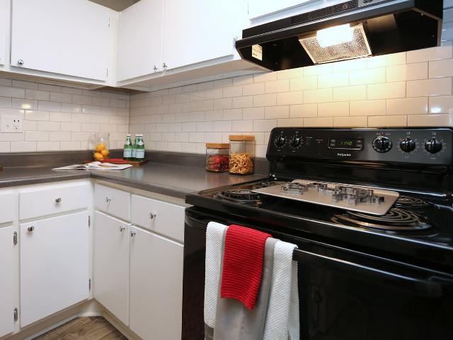 1 BR, 1 BA Apartment 555 Eaglescrest Village Ln Unit 581 8, Roswell, GA 30076