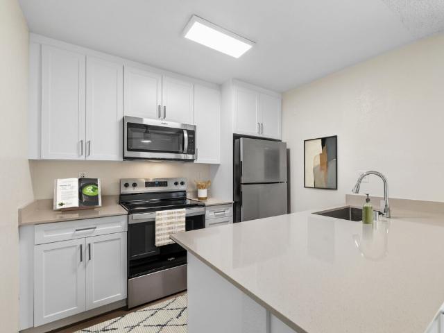 1 BR, 1 BA Apartment 555 Paularino Avenue Unit 00H 201, Costa Mesa, CA 92626