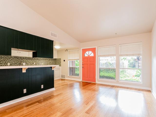1 BR, 1 BA Apartment 5601 Woodrow Ave, Austin, TX 78756