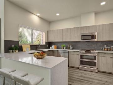 1 BR, 1 BA Apartment 5604 Lakeview Drive Unit 5306D, Kirkland, WA 98033