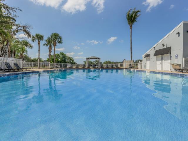 1 BR, 1 BA Apartment 5620 Fountain Lake Circle Unit 5520 107, Bradenton, FL 34207