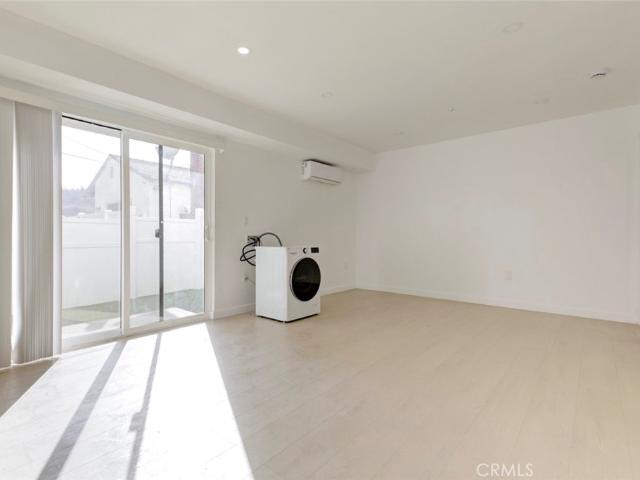 1 BR, 1 BA Apartment 5654 1/2 Cartwright Avenue, North Hollywood, CA 91601