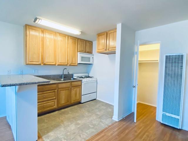 1 BR, 1 BA Apartment 5725 5729 Vineland Ave. Unit 087#25 09, North Hollywood, CA 91601