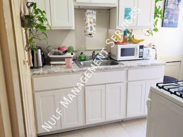 1 BR, 1 BA Apartment 5854 Forbes Avenue, Pittsburgh, PA 15217