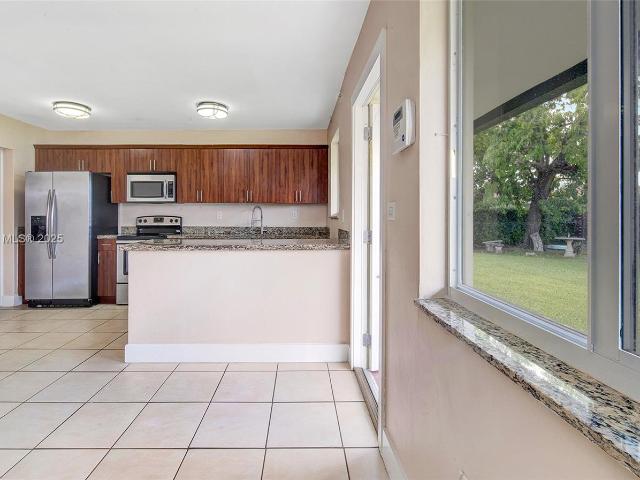 1 BR, 1 BA Apartment 592 Northeast 150th Street, Miami, FL 33161