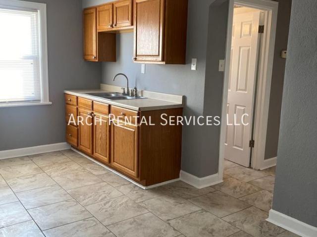 1 BR, 1 BA Apartment 5944 E Victoria, St. Louis, MO 63110