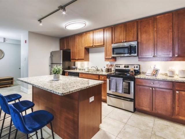 1 BR, 1 BA Apartment 595 S Des Plaines River Rd Unit 703, Des Plaines, IL 60016