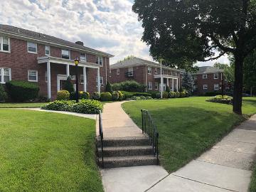 1 BR, 1 BA Apartment 500 East Ridgewood Avenue Unit 8, Ridgewood, NJ 07450