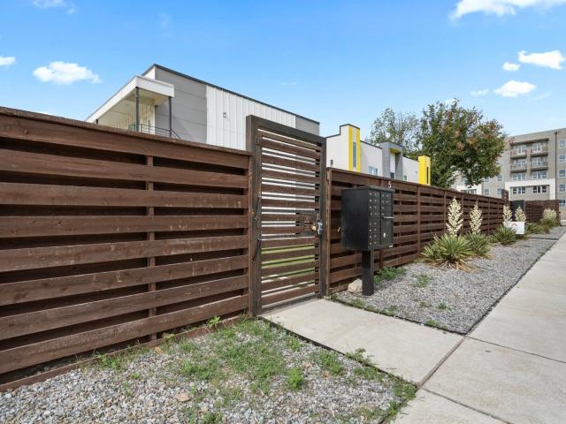 1 BR, 1 BA Apartment 5019 San Jacinto Street Unit 2 5015 108, Dallas, TX 75206