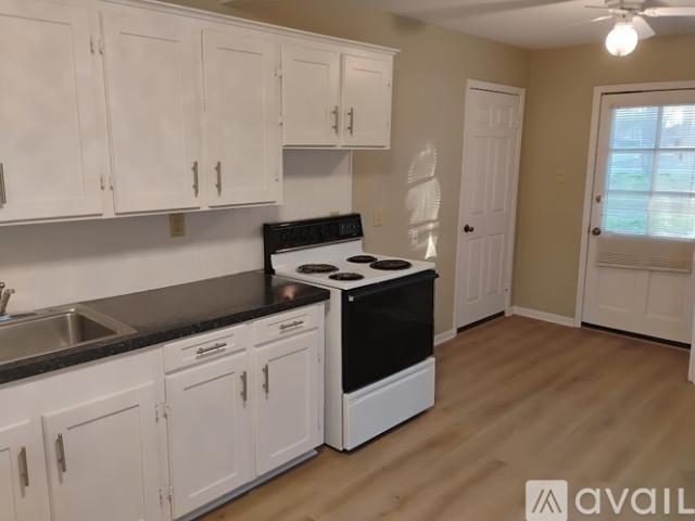 1 BR, 1 BA Apartment 504 N Newsom St, Unit GARAGE, Mineola, TX 75773