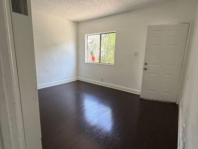 1 BR, 1 BA Apartment 509 1/2 S Breed St, Los Angeles, CA 90033