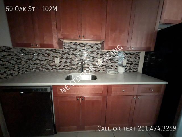 1 BR, 1 BA Apartment 50 Oak St, Bayonne, NJ 07002