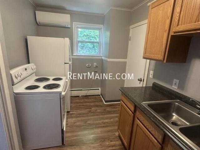 1 BR, 1 BA Apartment 513 Main St. Apt Vassalboro, ME 04989