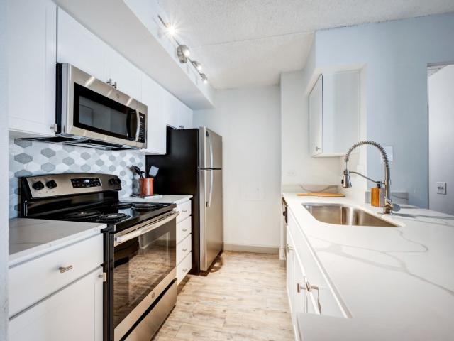 1 BR, 1 BA Apartment 5115 North 40th Street Unit 301, Phoenix, AZ 85018