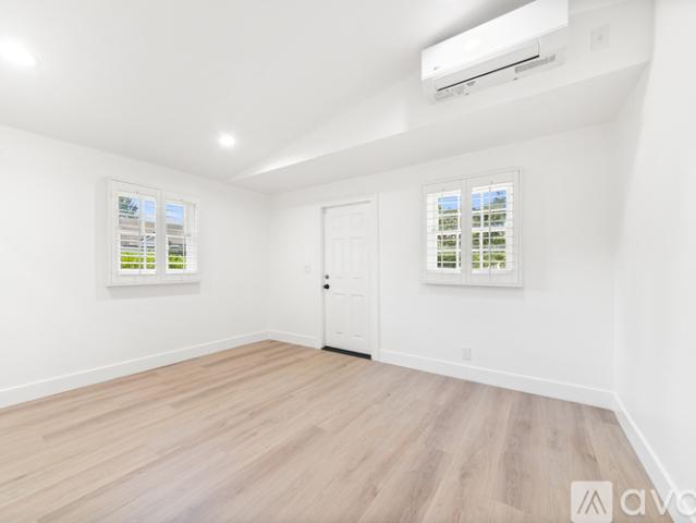 1 BR, 1 BA Apartment 5227 Beckford Ave, Los Angeles, CA 91356