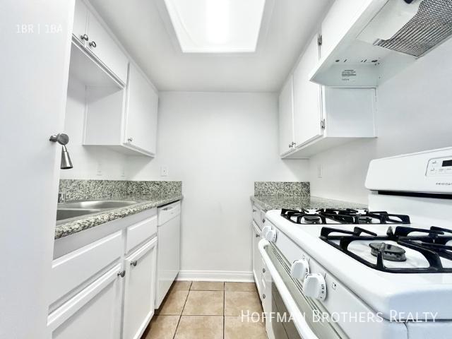1 BR, 1 BA Apartment 5245 Riverton Ave, North Hollywood, CA 91601