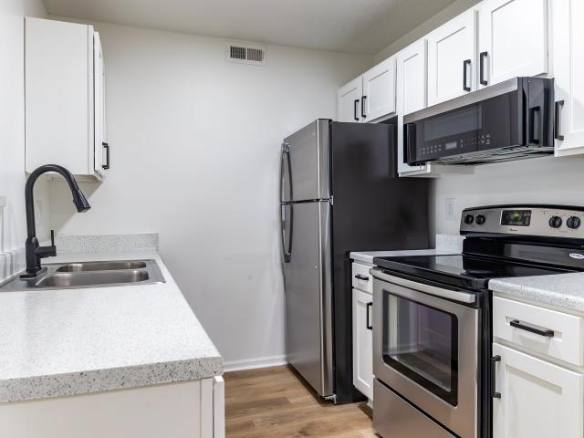 1 BR, 1 BA Apartment 5300 Catalina Circle Drive Unit 2230MVL, Hilliard, OH 43026