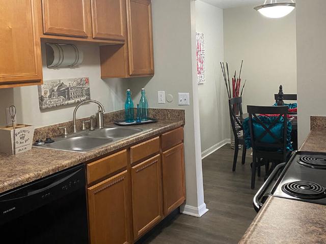 1 BR, 1 BA Apartment 5301 Stonehedge Dr Unit 10 5315, Evansville, IN 47715