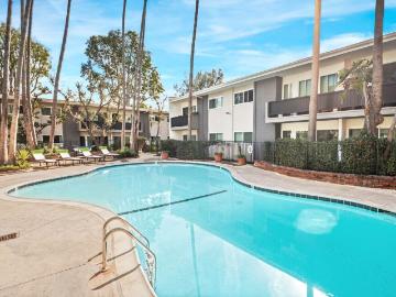 1 BR, 1 BA Apartment 5351 San Vicente Boulevard Unit 59107, Los Angeles, CA 90019