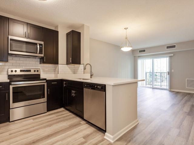 1 BR, 1 BA Apartment 6466 Double Eagle Drive Unit 0620, Woodridge, IL 60517