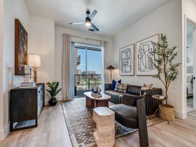 1 BR, 1 BA Apartment 650 East Sycamore Street Unit 1125, Denton, TX 76205