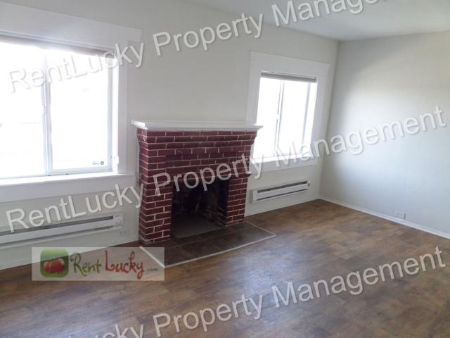 1 BR, 1 BA Apartment 6523 35th Ave SW, Seattle, WA 98126