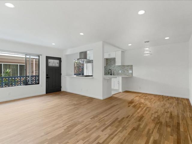 1 BR, 1 BA Apartment 652 N Hayworth Ave Los Angeles, CA 90048