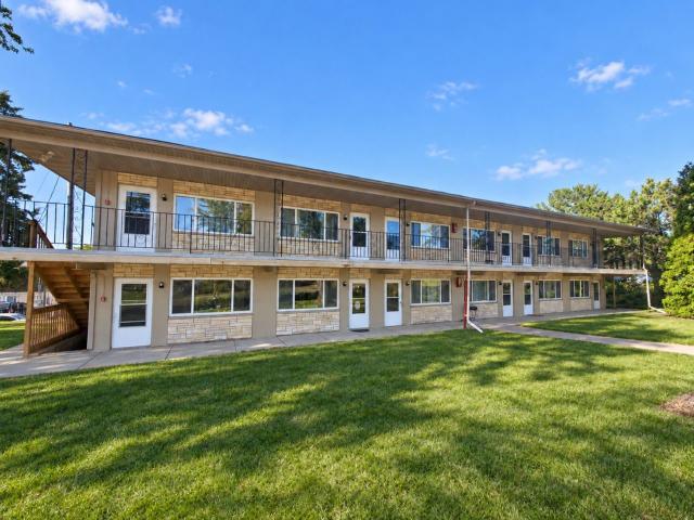 1 BR, 1 BA Apartment 65 College Drive Unit WR 27, Platteville, WI 53818