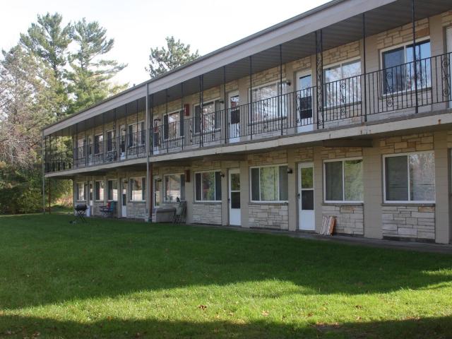 1 BR, 1 BA Apartment 65 College Drive Unit WR 30, Platteville, WI 53818