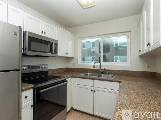 1 BR, 1 BA Apartment 6602 Beadnell Way, Unit 4, San Diego, CA 92117